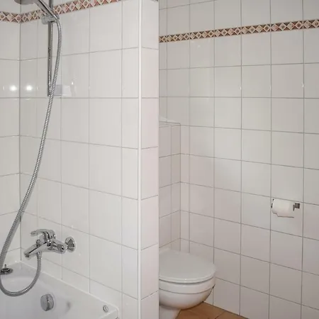 Three-bedroom Holiday In * Szolad